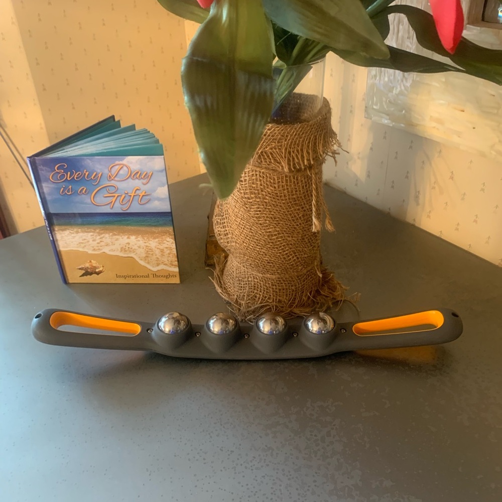 MOJI professional grade curve pro, total body massager for sore muscle relief.